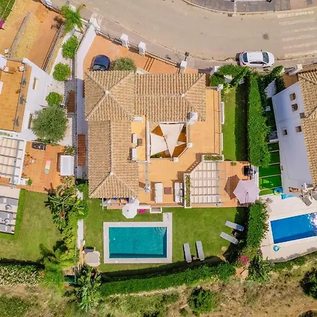 Βίλα Con Piscina Climatizada Y Vistas Al Golf *