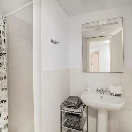 Con Piscina Climatizada Y Vistas Al Golf Вілла Естепона