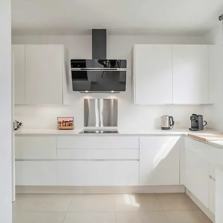 Вілла Con Piscina Climatizada Y Vistas Al Golf Естепона