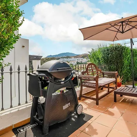 Vila Con Piscina Climatizada Y Vistas Al Golf Estepona