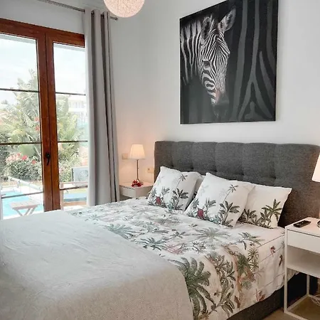 Villa Con Piscina Climatizada Y Vistas Al Golf * Estepona