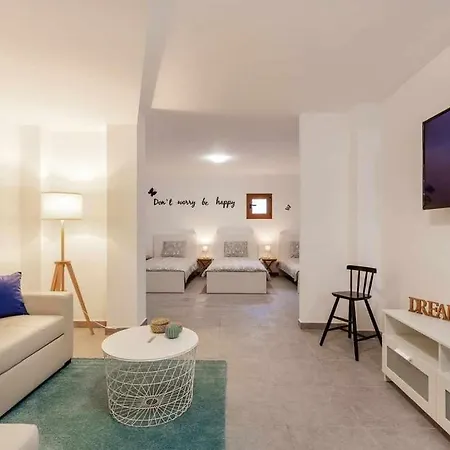 Villa Con Piscina Climatizada Y Vistas Al Golf Estepona