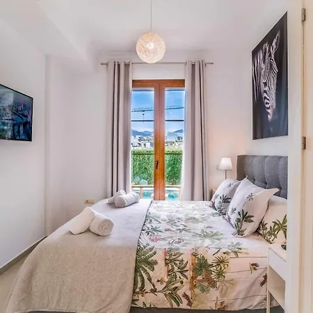 Villa Con Piscina Climatizada Y Vistas Al Golf * Estepona