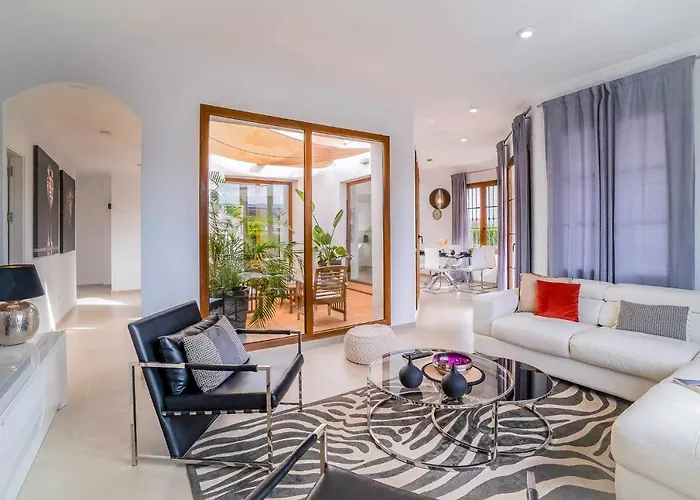 Villa Villa Con Piscina Climatizada Y Vistas Al Golf Estepona