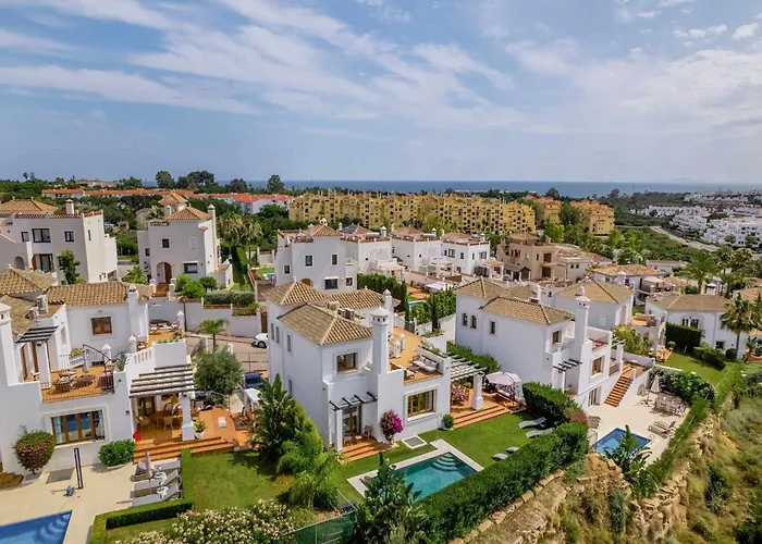 Villa Con Piscina Climatizada Y Vistas Al Golf Villa Estepona