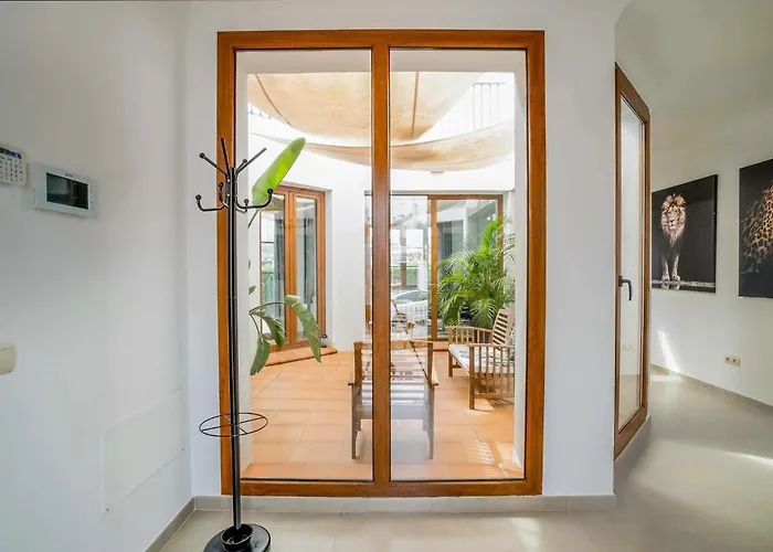 Villa Con Piscina Climatizada Y Vistas Al Golf Estepona