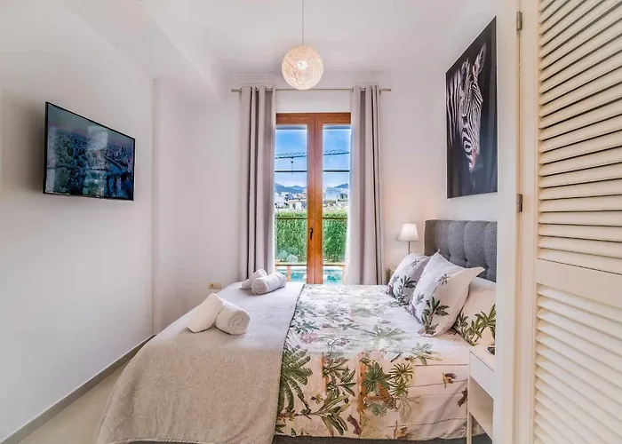 Villa Con Piscina Climatizada Y Vistas Al Golf * Estepona