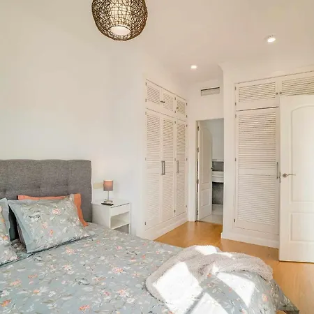 Con Piscina Climatizada Y Vistas Al Golf Villa