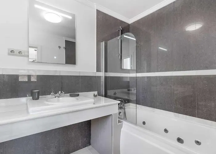 Villa Con Piscina Climatizada Y Vistas Al Golf