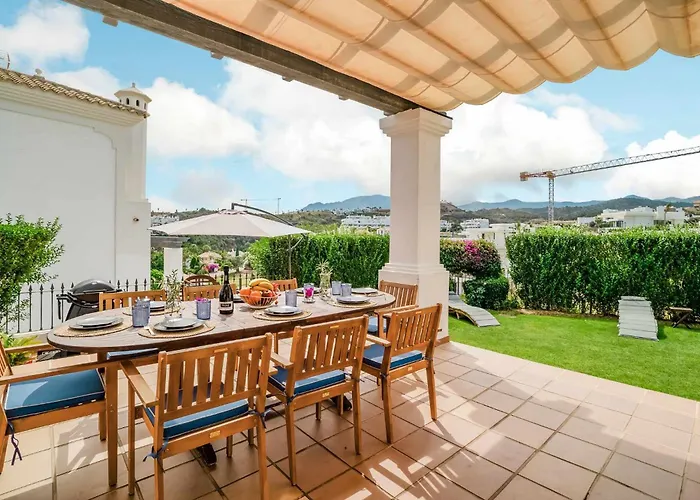 Villa Con Piscina Climatizada Y Vistas Al Golf