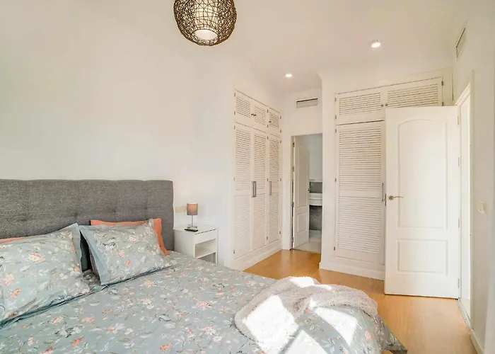 Con Piscina Climatizada Y Vistas Al Golf Villa